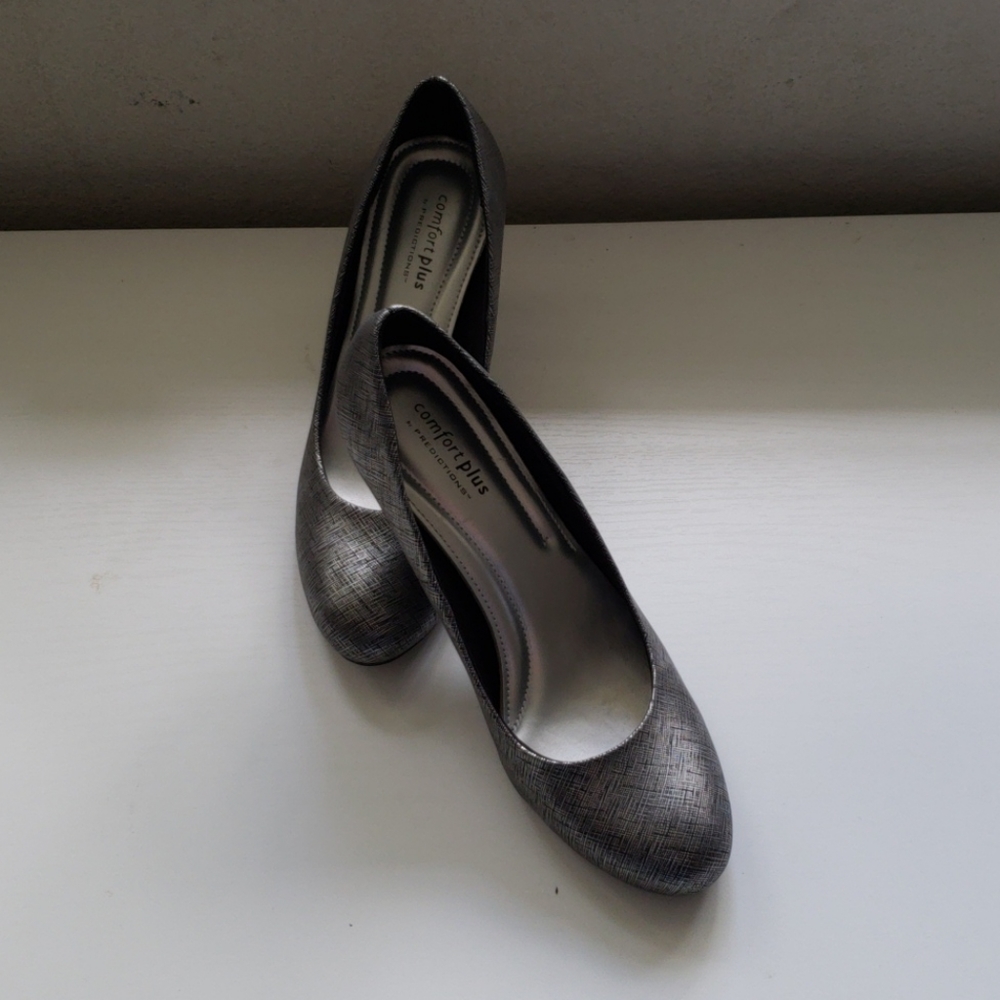 Metallic Silver Crosshatch Comfort Plus Heels